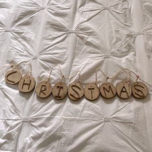 Rusty wood Christmas garland